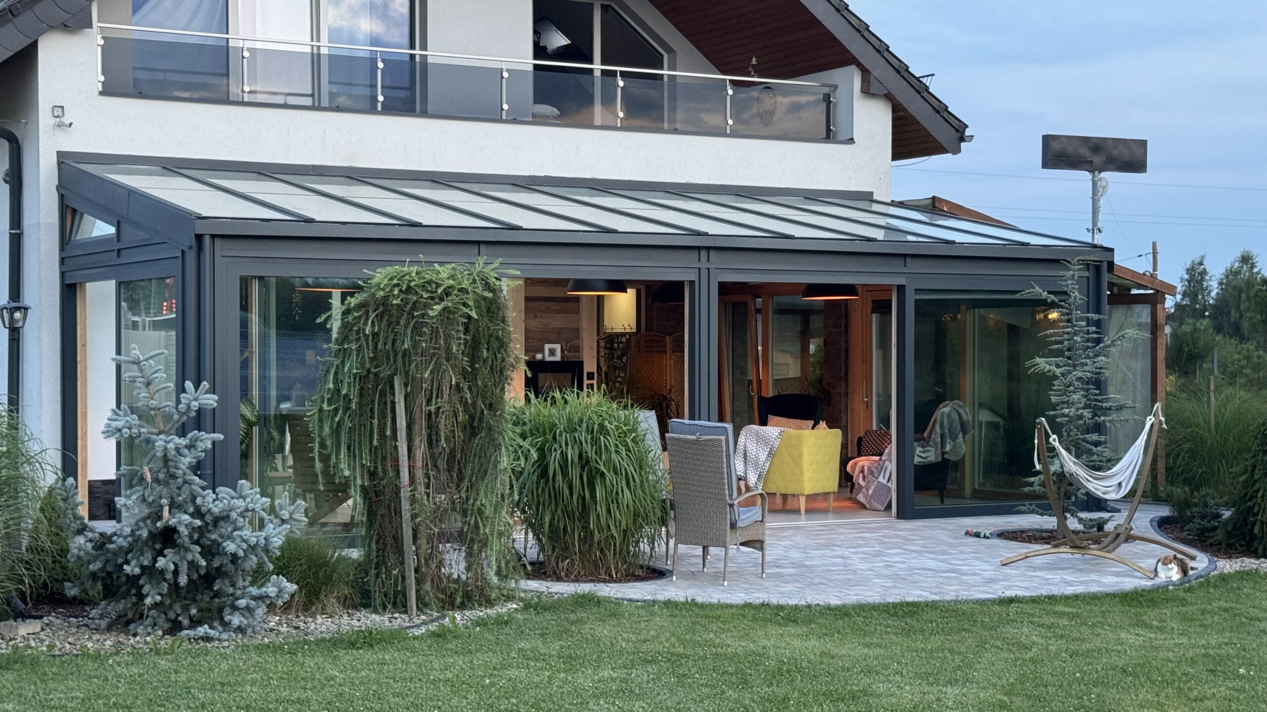 zdjęcie ogrodu zimowego drewnianego z realizacji w Kłodzku