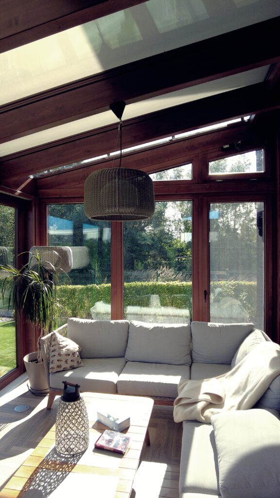 zdjęcie z realizacji ogrodu zimowego drewnianego w Piasecznej Górce