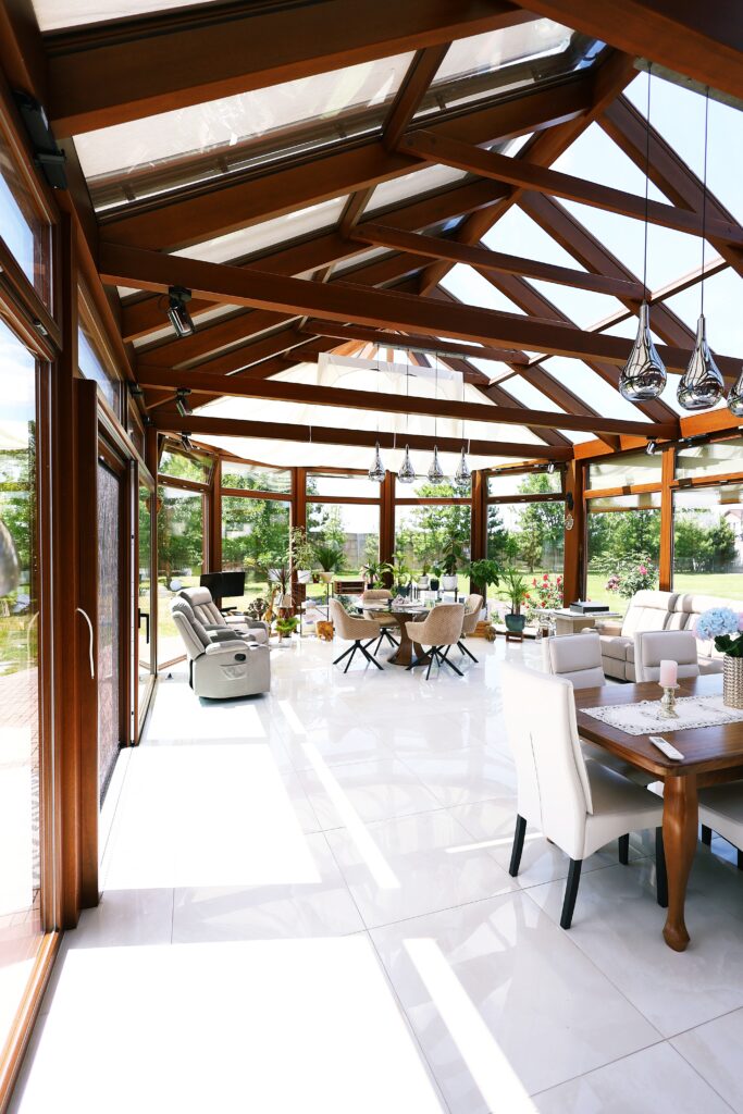 zdjęcie z realizacji ogrodu zimowego drewnianego w Piotrkowie Trybunalskim