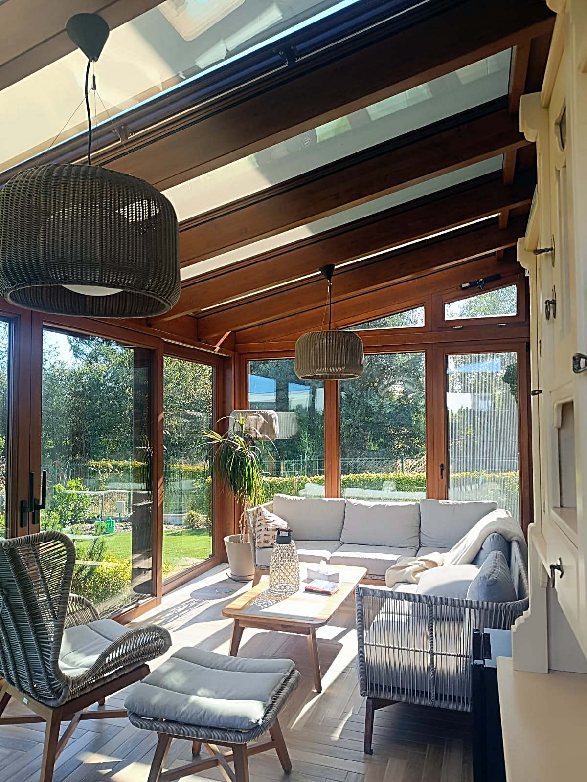 zdjęcie z realizacji ogrodu zimowego drewnianego w Piasecznej Górce